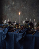 Afbeelding in Gallery-weergave laden, Dark night 100% Linen Napkins (Set of 4) – 45x45 cm
