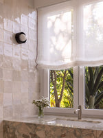Afbeelding in Gallery-weergave laden, Linen Roman Blinds in off-white tulle with black piping
