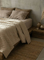 Afbeelding in Gallery-weergave laden, Quilted 100% linen bedspread (duvet) in Beige colour
