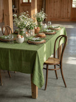 Afbeelding in Gallery-weergave laden, Easter table, tablecloth from soft natural linen in Lettuce Green
