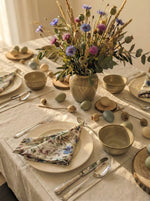Afbeelding in Gallery-weergave laden, Easter table - Linen napkins in Garden Flowers, set of 4pcs
