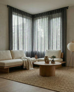 Afbeelding in Gallery-weergave laden, Natuurlijke linnen doorschijnende tule in grafietkleur - 1 paneel
