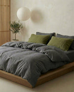 Afbeelding in Gallery-weergave laden, Jachtgroene linnen kussenslopen (x2)
