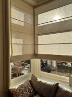 Afbeelding in Gallery-weergave laden, Romeinse rolgordijnen van linnen in natuurlijke kleur
