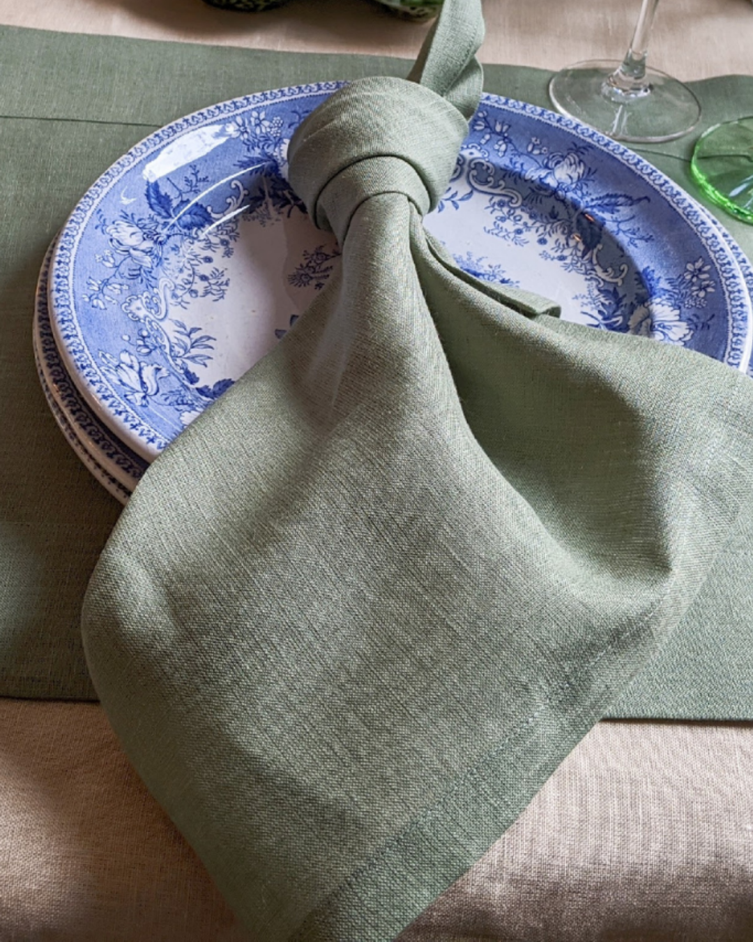 Linen napkins in Olive