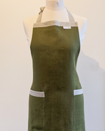 Load image into Gallery viewer, Linen apron in natural linen
