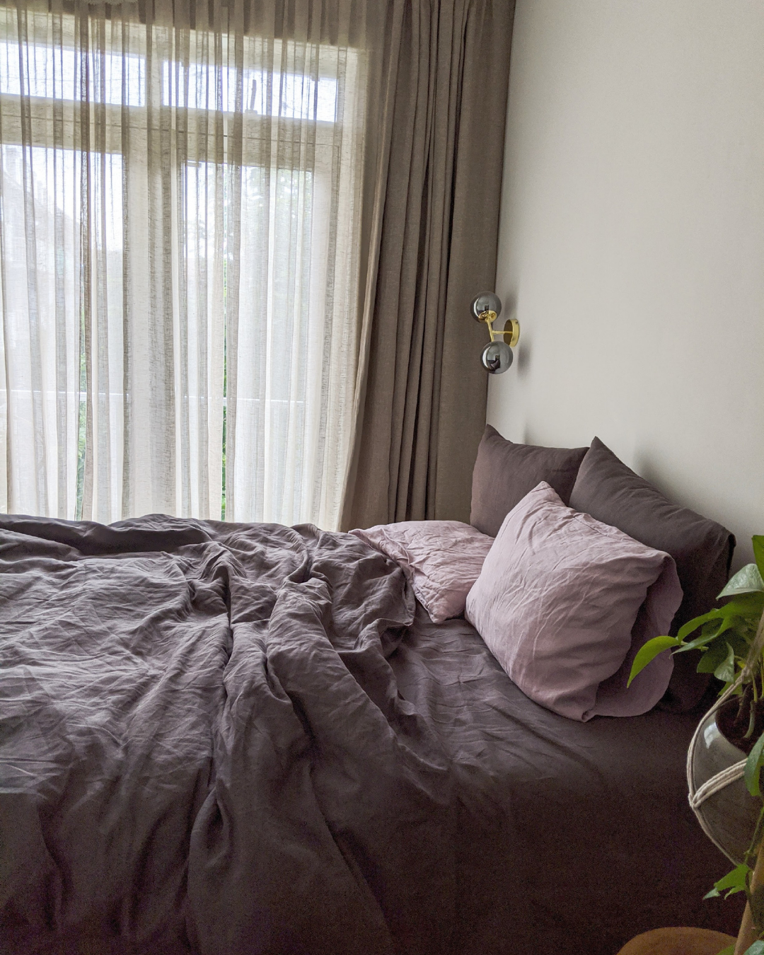 Graphite bedding from soft linen