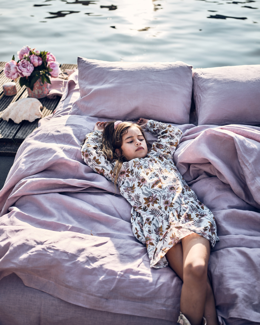 Lilac bedding set from soft linen VANLINNEN