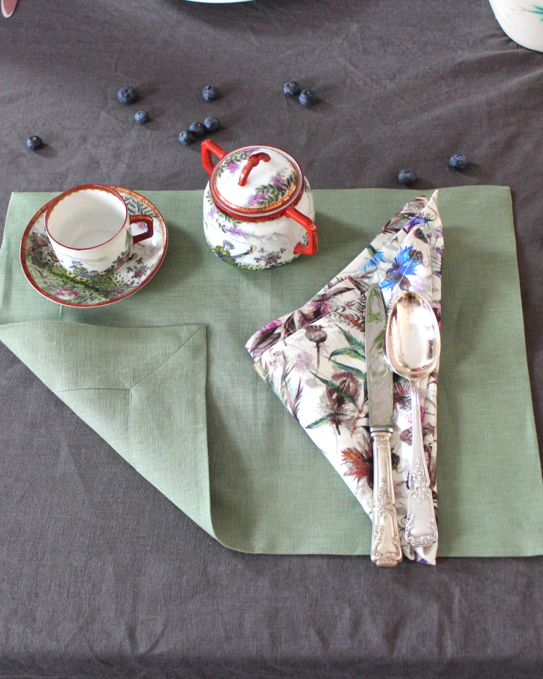 Linen table placemat in Olive