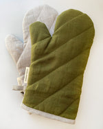 Afbeelding in Gallery-weergave laden, Linen oven mittens in Hunting green &amp; Flax 1 pcs.
