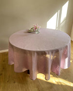 Afbeelding in Gallery-weergave laden, Round tablecloth from soft linen in lilac
