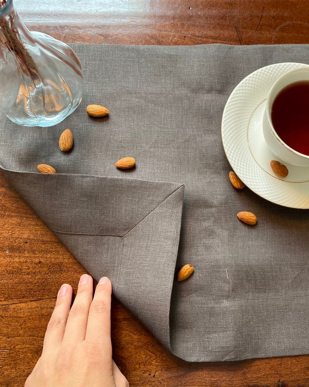 Linen table placemat in graphite