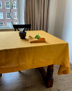 Afbeelding in Gallery-weergave laden, Tablecloth from soft linen in Safran
