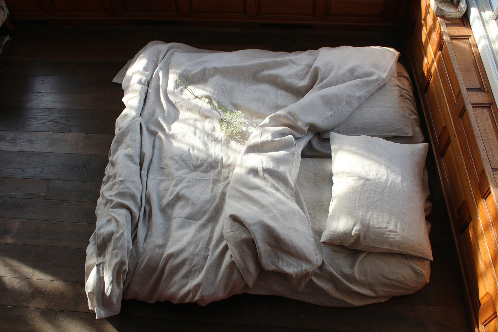 Natural linen bedding set from natural colour of flax