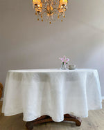 Afbeelding in Gallery-weergave laden, Round tablecloth from soft linen in white

